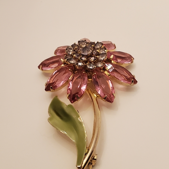 Beautiful 2- 1/2" FLOWER BROOCH Pin Pink Rhinestones - Picture 3 of 12